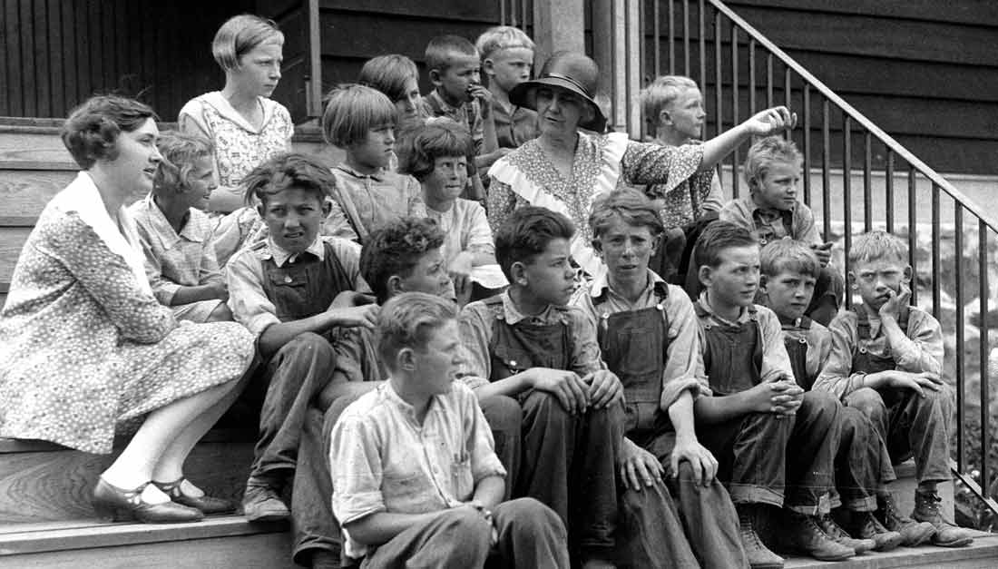 Lou Henry Hoover with students of the Mountain School.