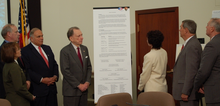 Senator Specter, Governor Rendell, Acting NPS Director Wenk and others prepare to sign a letter of commitment to the Flight 93 National Memorial