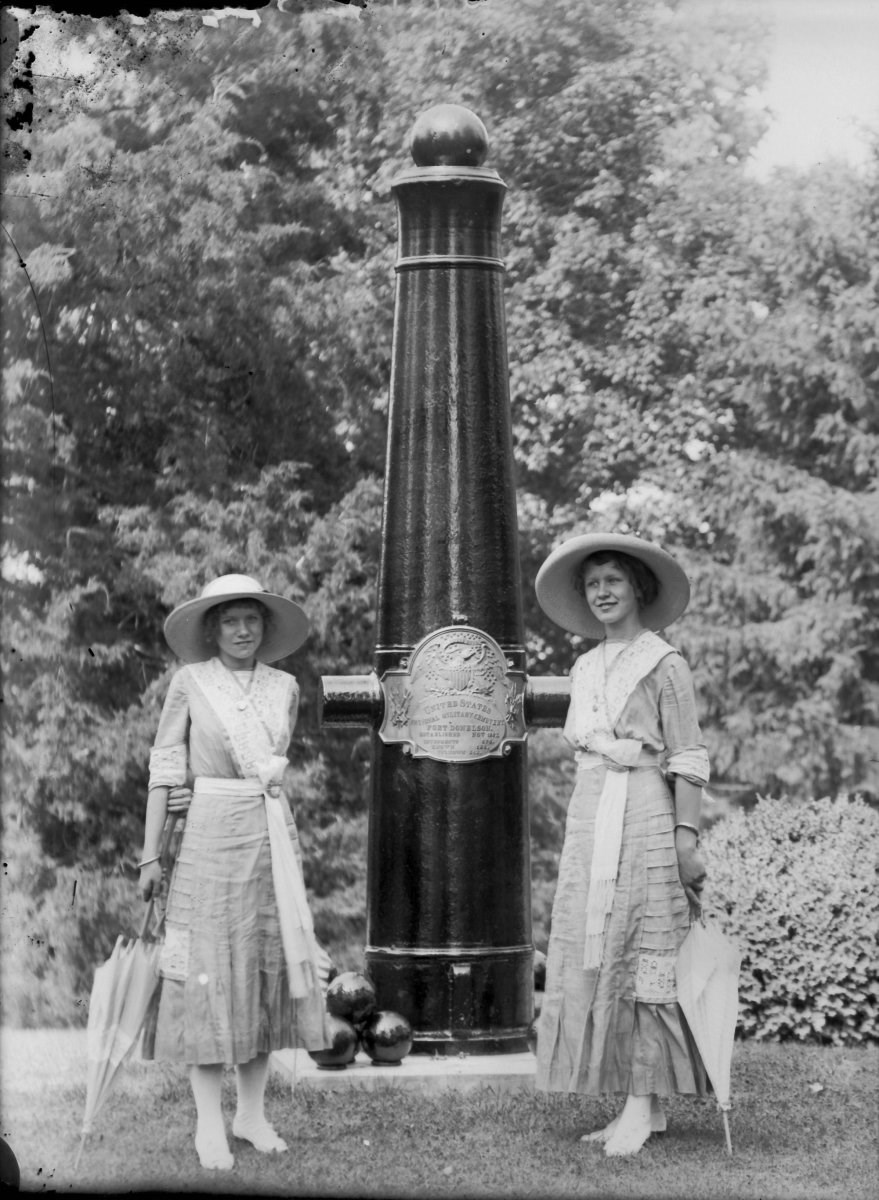 Nineteenth-century photograph of young women at the Fort Donelson national Cemetery