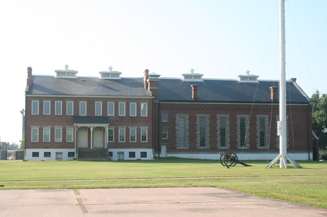 Courthouse/Jail/Barracks Building Courthouse/Jail/Barracks Building