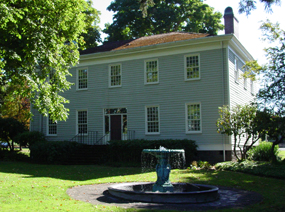 Image of the south face of the McLoughlin House. Image of the south face of the McLoughlin House.