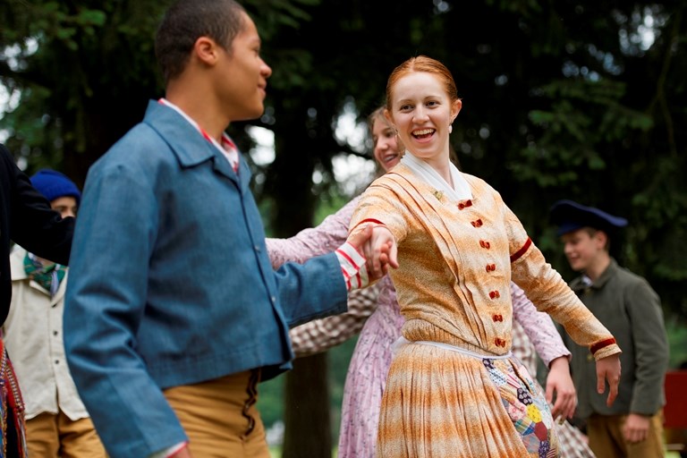 Youth volunteers at Fort Vancouver NHS