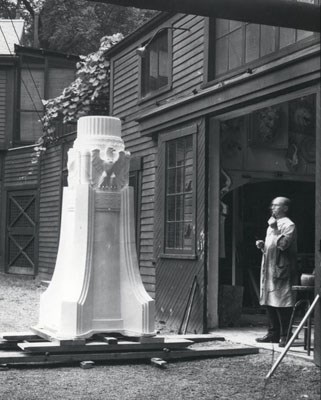 Selmer Larsen inspects model