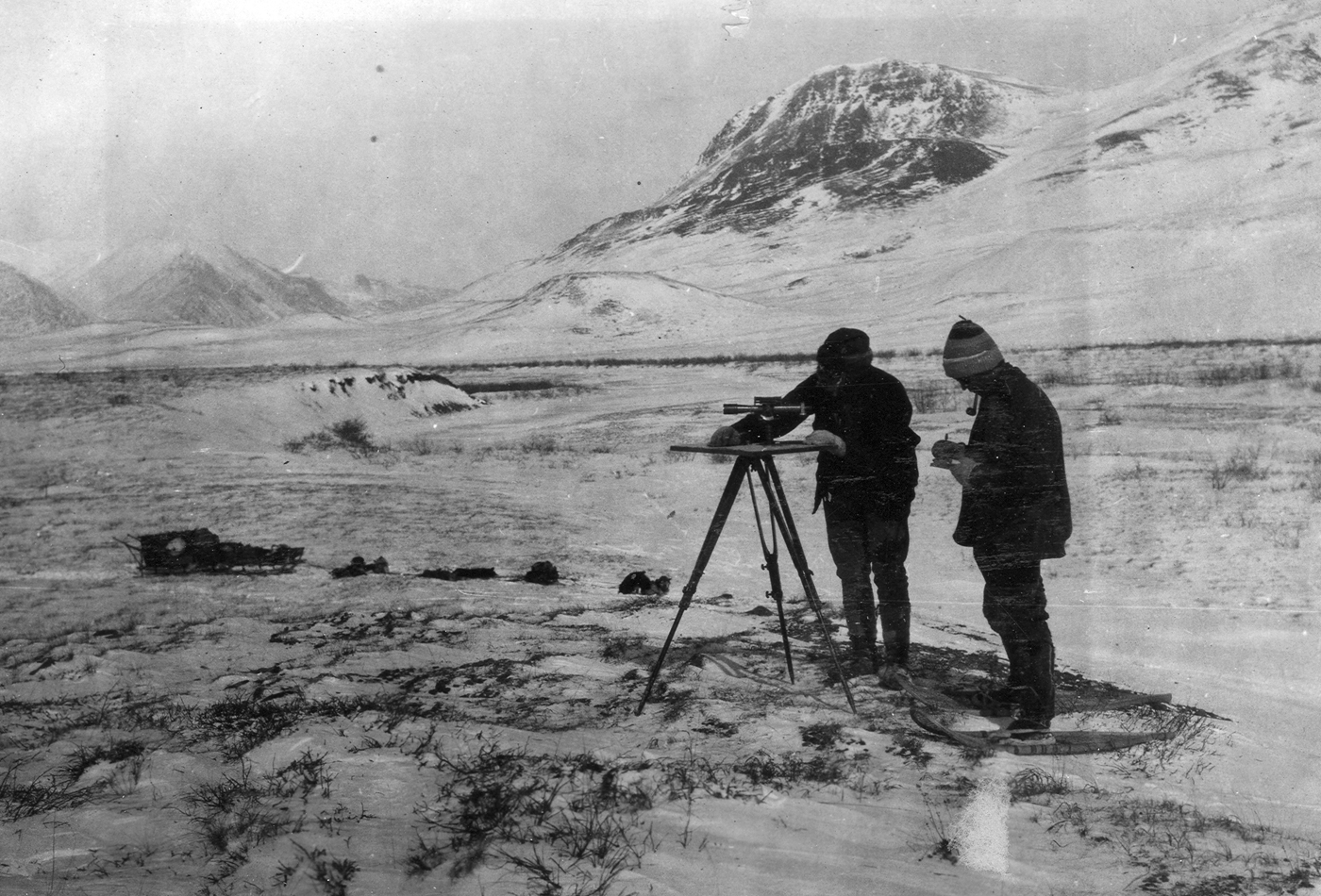 Government Geologists Cross Central Brooks Range Gates Of The Arctic National Park & Preserve