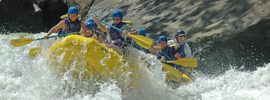rafters enjoy Gauley Whitewater rafters enjoy Gauley Whitewater