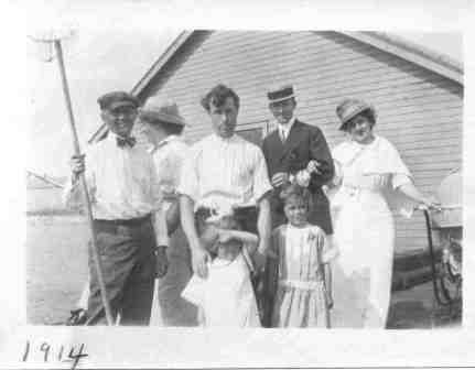 A family outing for a Western Union employee, 1914. A family outing for a Western Union employee, 1914.
