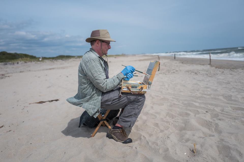 Wright-by-Francesca Magnani Photo of artist Christopher Wright painting at Fort TIlden