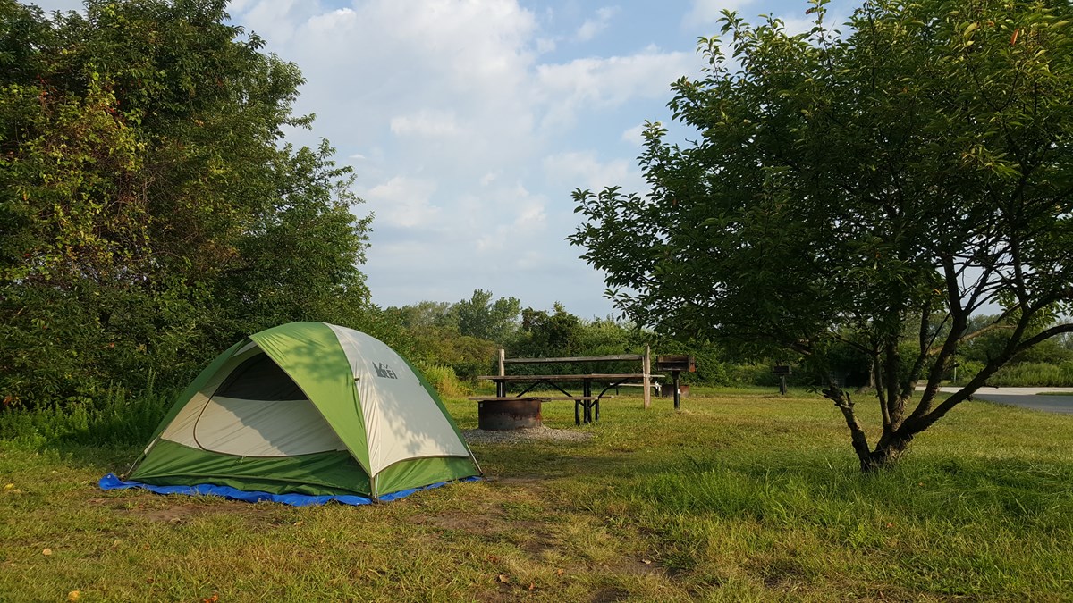 Tent and picnic Table at Gateway