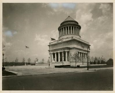 Early image of the General Grant National Memorial, a large mausoleum that houses the remains of General and President Ulysses S. Grant and his wife, Julia.