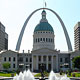the Gateway Arch behind the Old Courthouse