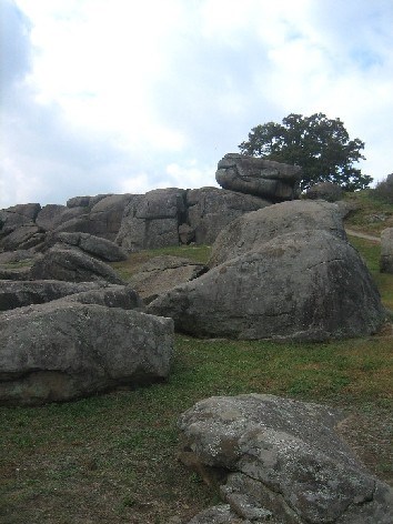 Devil's Den Then and Now - Gettysburg National Military Park (U.S.