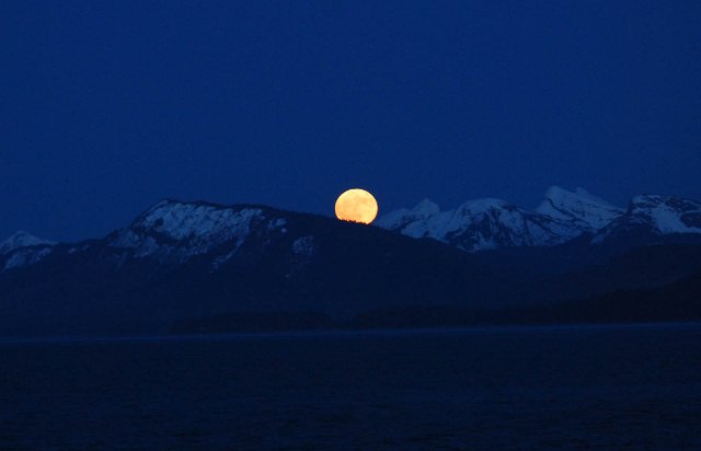 Moon & mountains