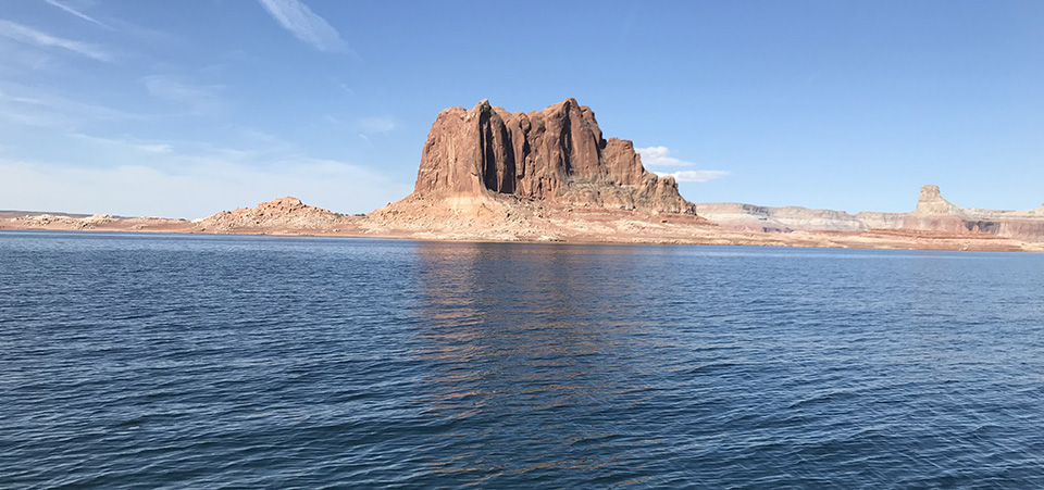 lake powel and rock formation lake and sandstone rock formation