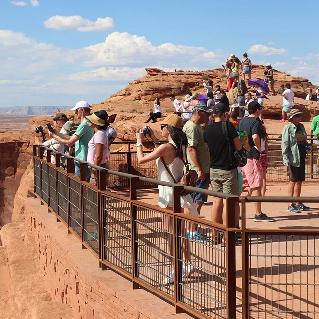 Crowded overlook at Horseshoe Bend 2018