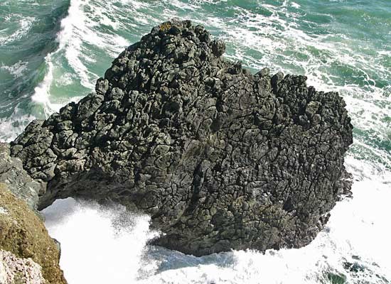 Pillow basalt at Point Bonita