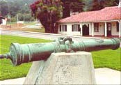 Photo of the Birgen de Barbaneda cannon, located at the Presidio.