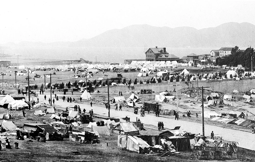 Fort-Mason-1906refugees large groups of people and tents in a large field