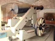 photo of a 32-pounder "James Banded" gun