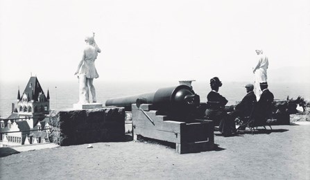 historic image of observation plaza over Cliff House