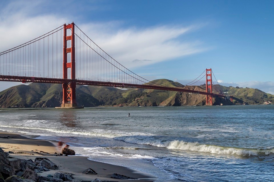A view of the Golden Gate Bridge on a cloudy day