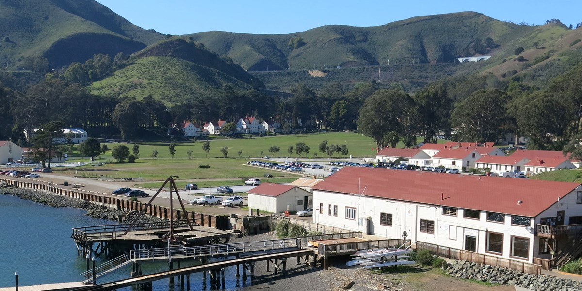 San Francisco Marathon Mile 12 - Course 2022 Landmark Fort Baker