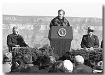 PRES BILL CLINTON, INT SEC BRUCE BABBITT, HOPI POINT, 2000