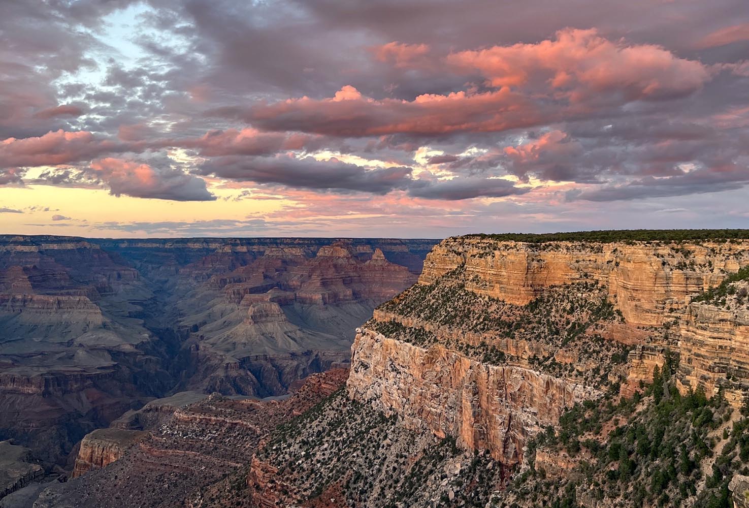 Sunset from the South Rim on September 20, 2022 Sunset over the South Rim on September 20, 2022