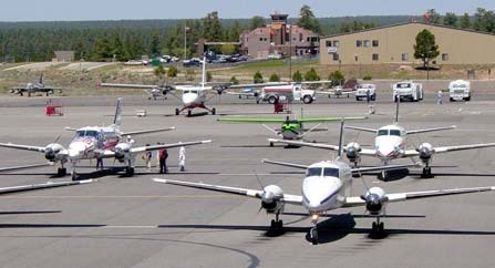 Planes on the tarmac at Grand Canyon Airport Planes on the tarmac at Grand Canyon Airport