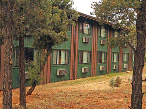 Images of lodges on the south rim.