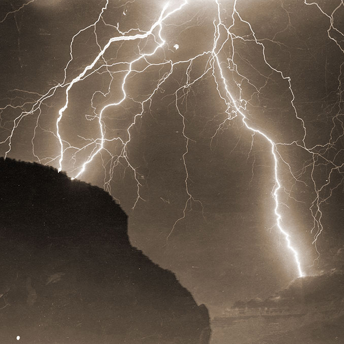 Lightning Danger - Grand Canyon National Park (. National Park Service) Lightning Danger - Grand Canyon National Park (. National Park Service)