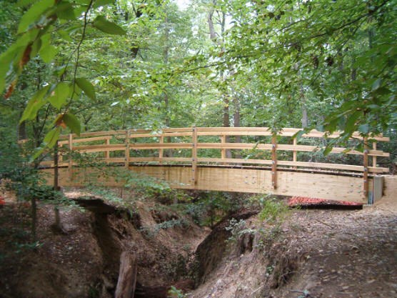 a picture of the new bridge on the Perimeter Trail located near the entrance of the park