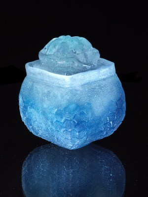 Turtle and the Buddha, Cast Crystal