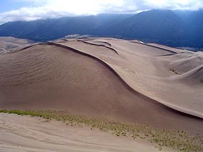 Chinese walls on reversing dunes