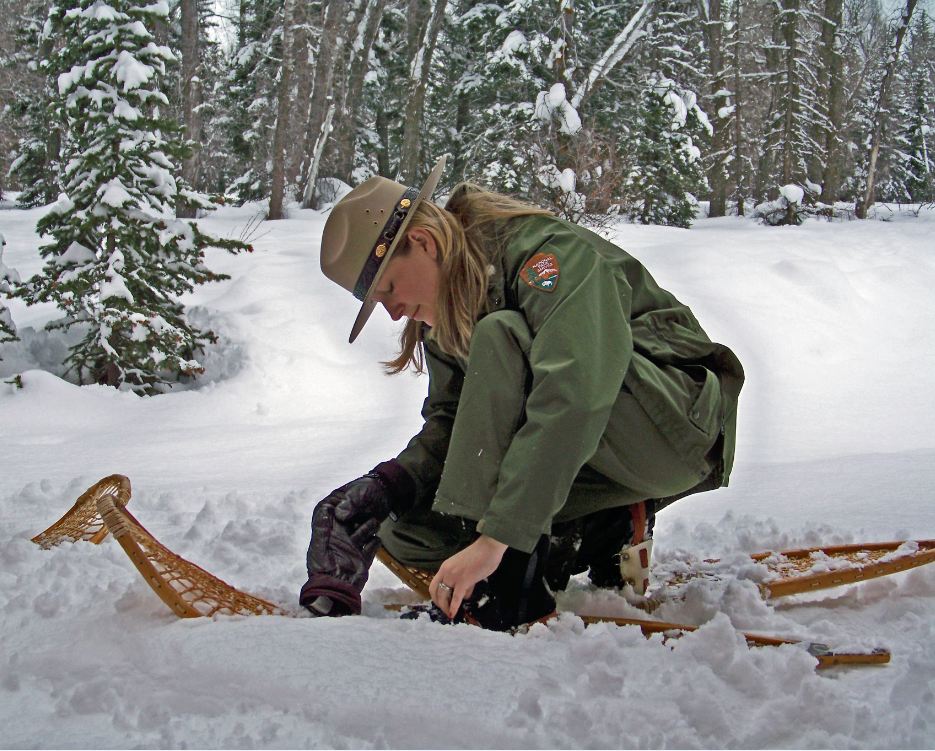 Dragoo_snowshoe hike_2011