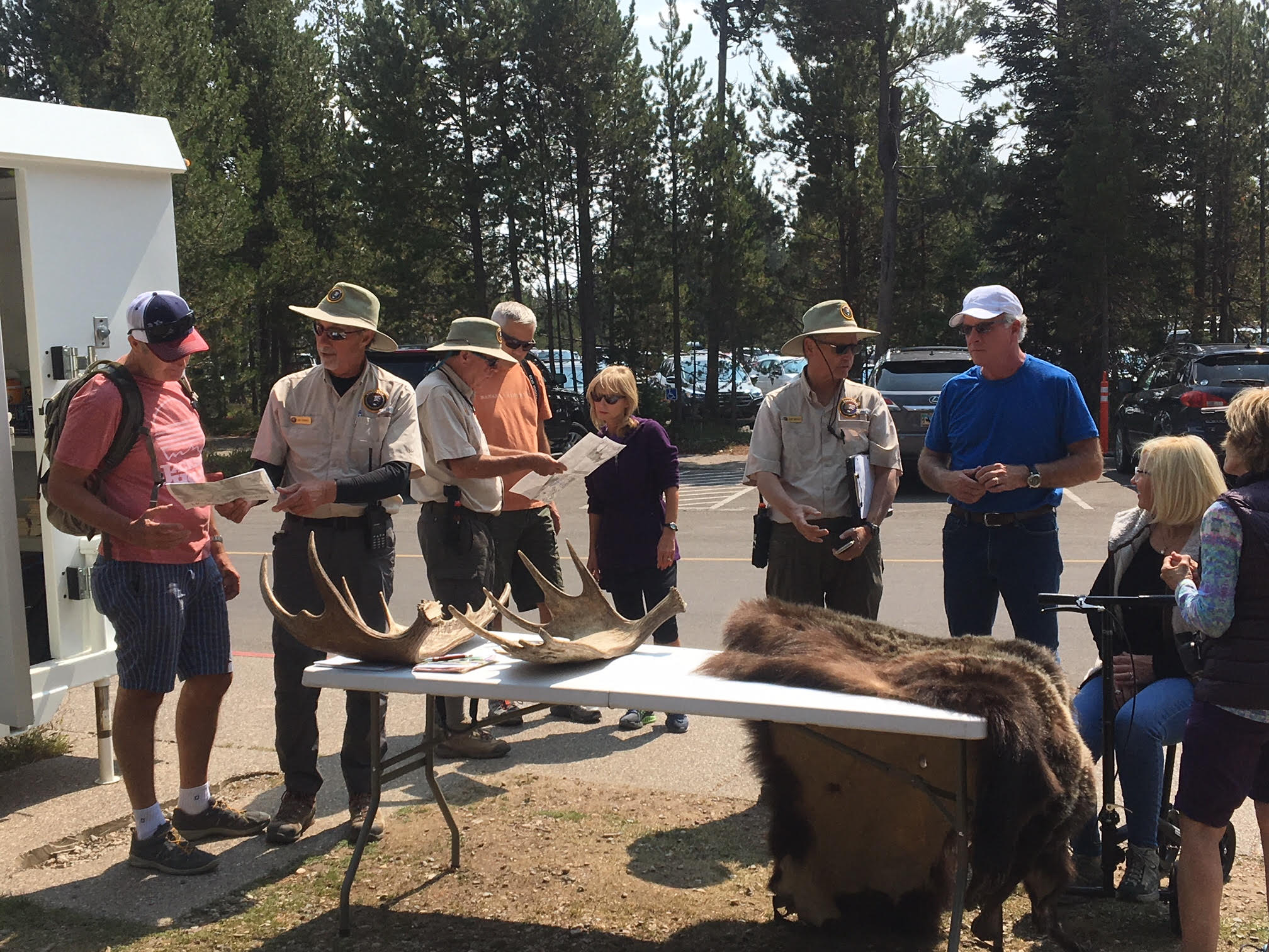NPS Photo/String Lake Volunteers Sting Lake Volunteers help educate park visitors about responsible picnicking and bear safety