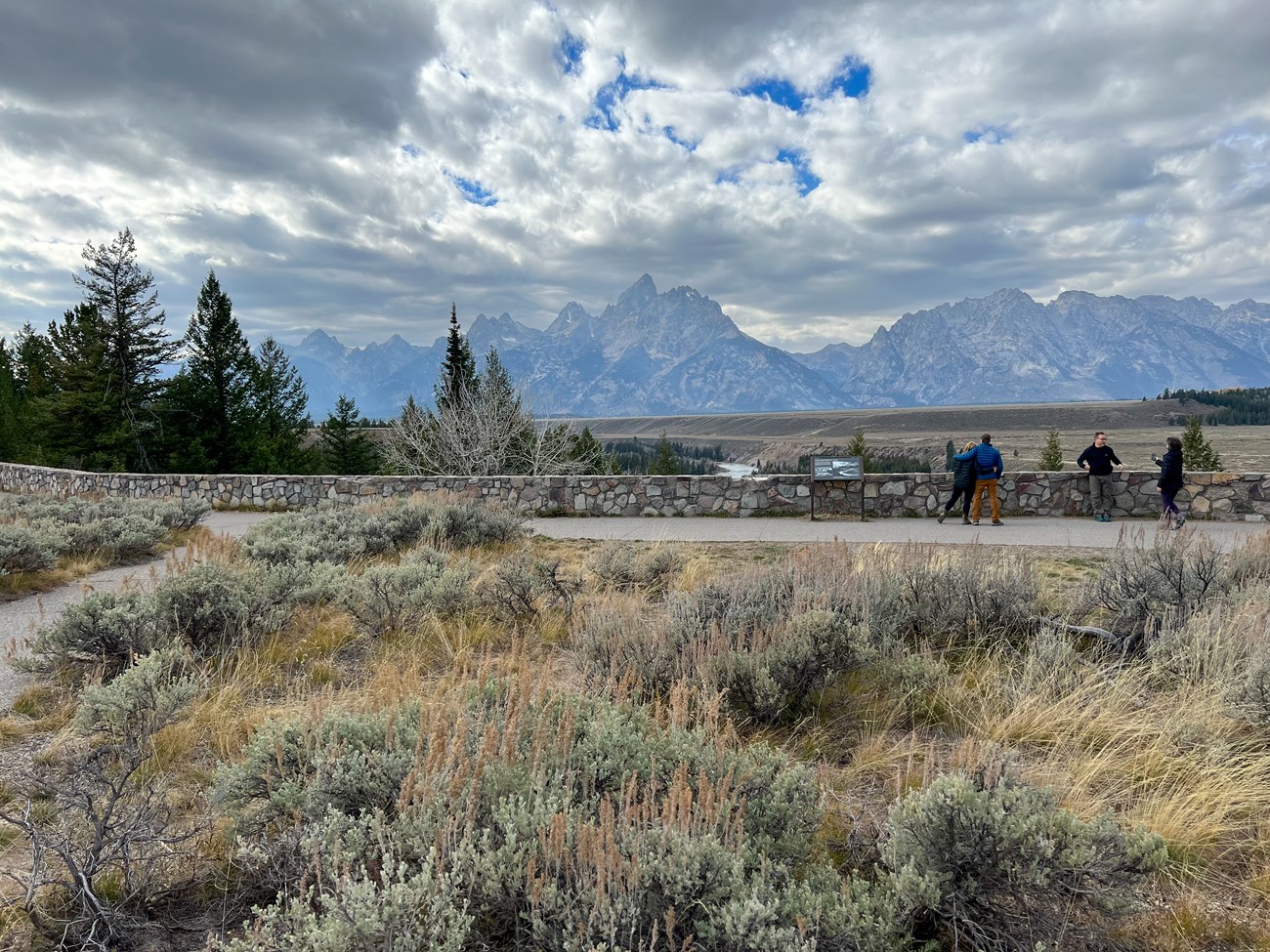 paved pathway at Snake River Overlook