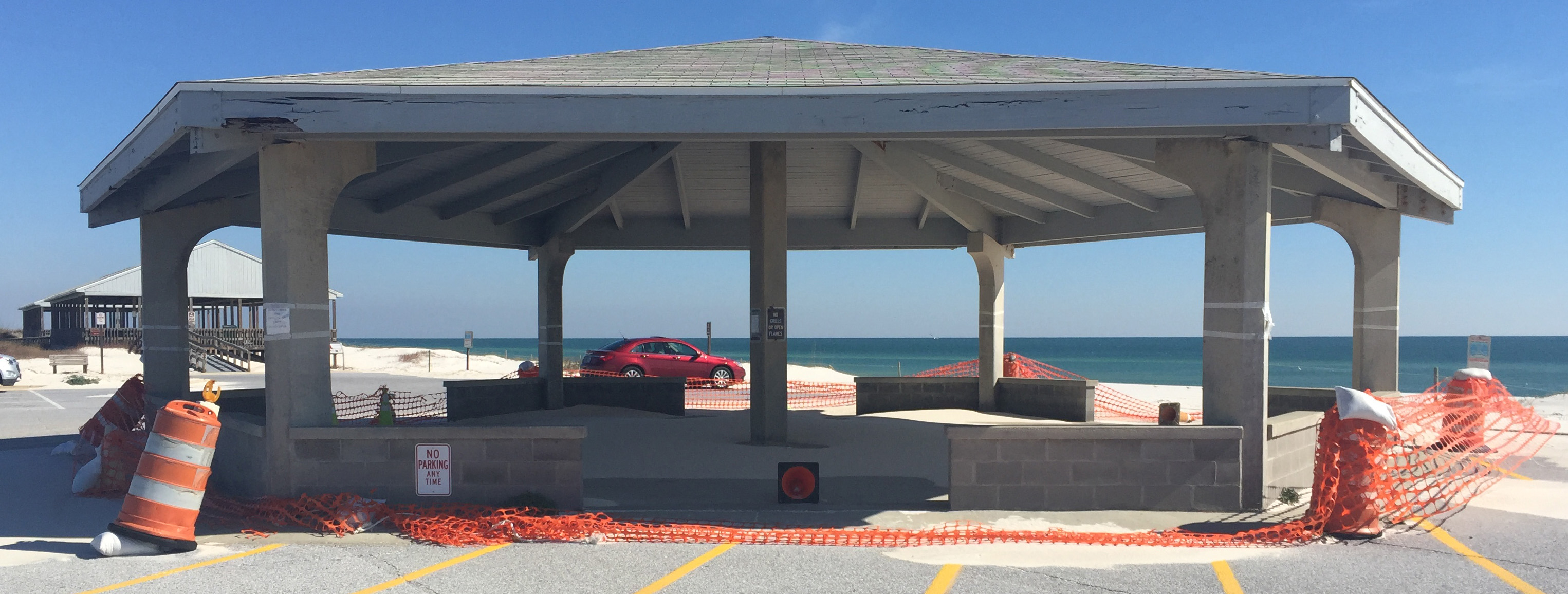 Rosamond Johnson Beach Star Pavilion Removal Begins Monday Gulf A Damaged Pavilion Stands In Parking Lot