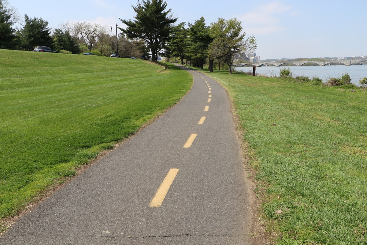 The paved Mount Vernon Trail following the Potomac River in Northern Virginia