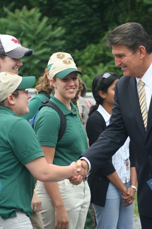 Education Interns Meet Former Governor, now Senator Joe Manchin (WV). Education Interns Meet Former Governor, now Senator Joe Manchin (WV).