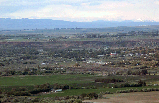 Looking over the Hagerman valley towards the Monument. Looking over the Hagerman valley towards the Monument.
