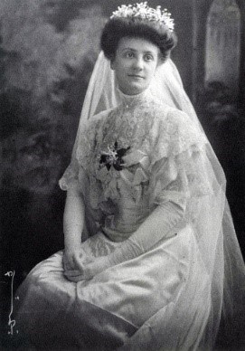 A historic black and white image of Louise Roman Humrichouse Ridgely.