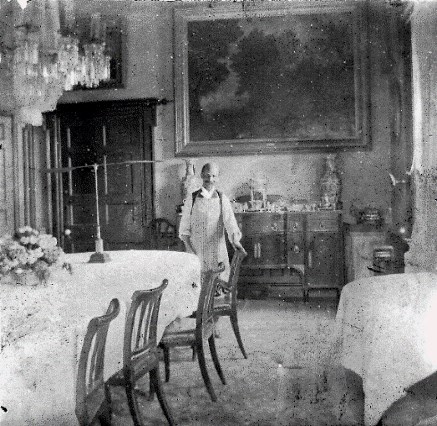 Black and white photo of Thomas Brown, head waiter at Hampton, in the Dinning Room.