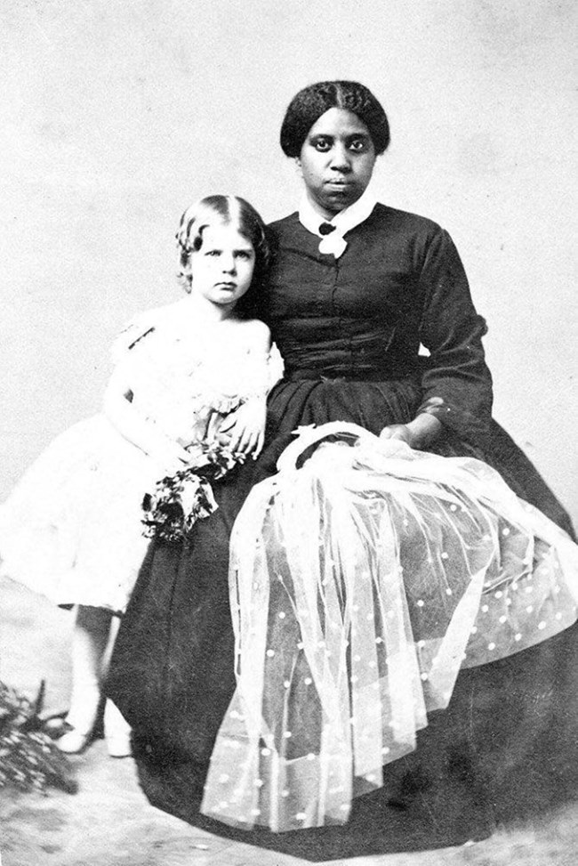 Black and white photo of Nancy Davis with Eliza "Diddy" Ridgely