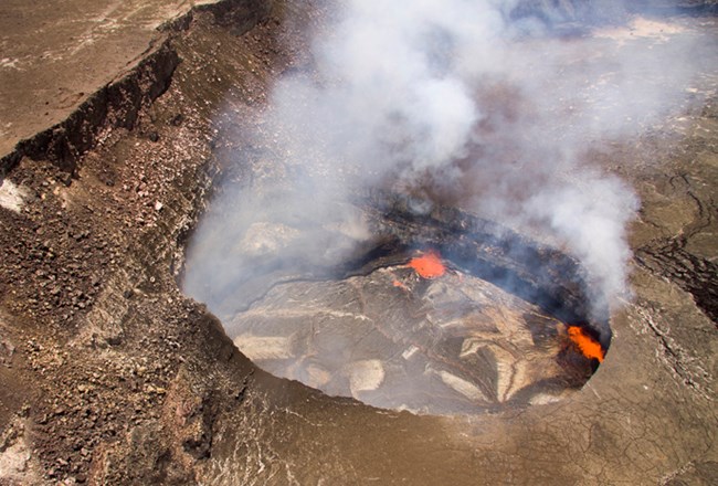 Halema‘ma‘u Lava Lake