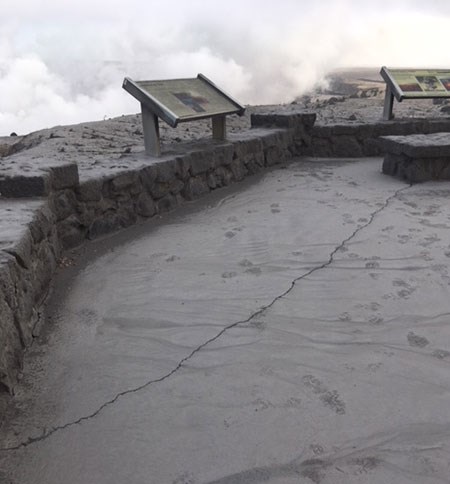 Damage to Jaggar Museum overlook following 5.5 earthquake on June 3, 2018