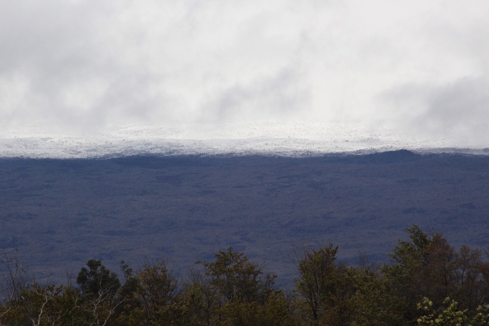 Mauna Loa blanketed in snow on 12.1.16