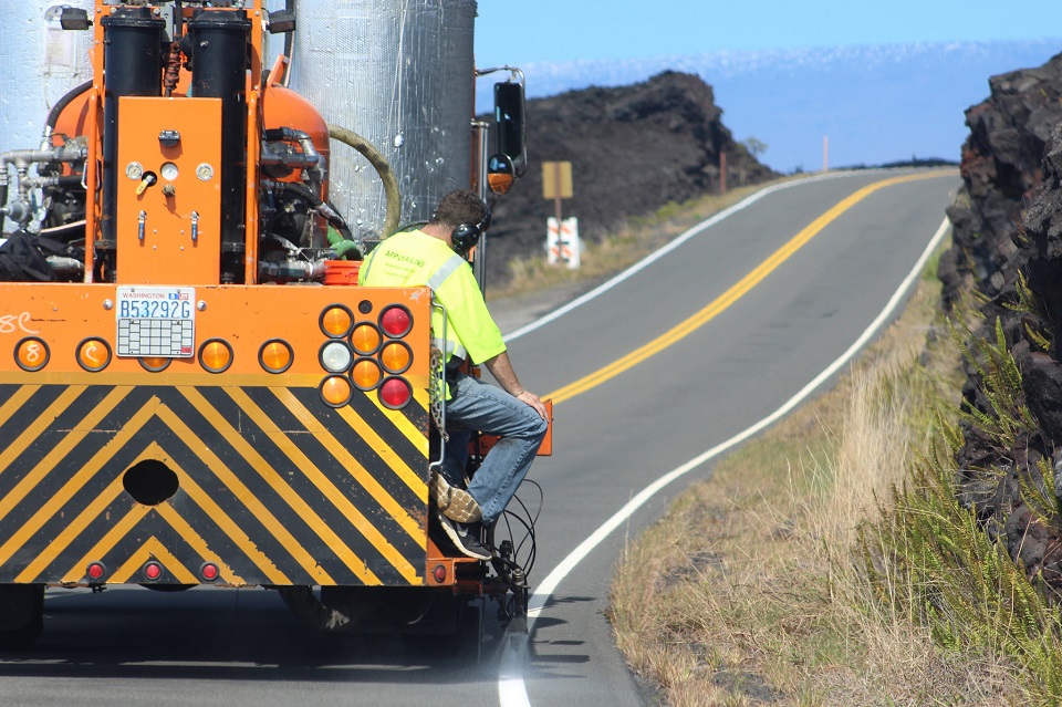 Repainting shoulder stripe on Chain of Craters Road