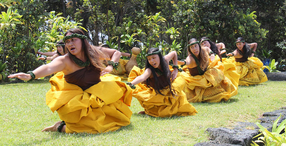 Hālau Hula Ulumamo o Hilo Palikū