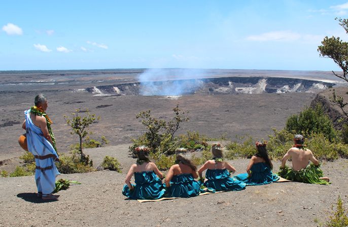 Hālau Hula Kalehuaki‘eki‘eka‘iu ma Kīlauea