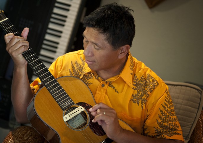 Kenneth Makuakāne